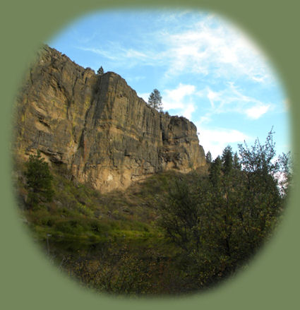 the lower gorge on the williamson river in klamath basin, southern oregon, not far from crater lake national park.