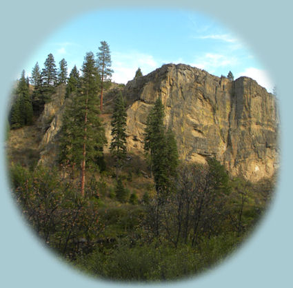 the cliffs overlooking the lower williamson river gorge in southern oregon near crater lake national park.